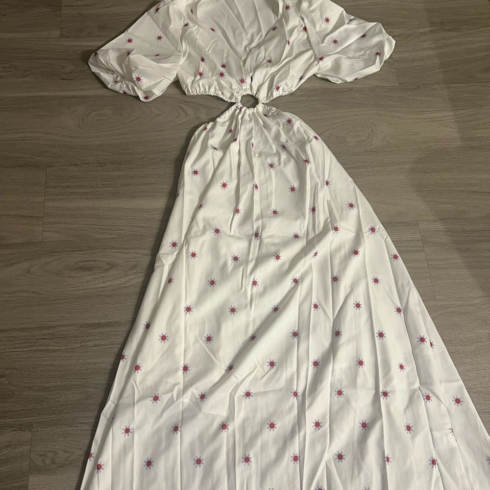Vibrant White Floral Puff Sleeve Dress - Chic V-Neck & Trendy Cut-Outs Sz S NWT - Picture 8 of 10